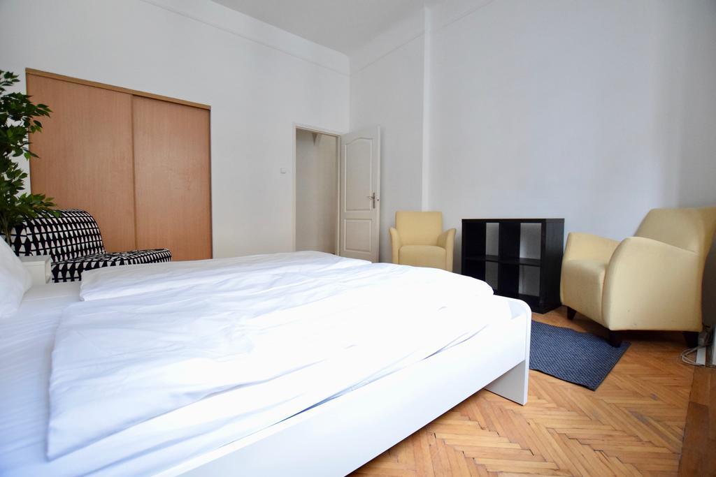Budget Apartment By Hi5 - Akacfa 4 Budapest Exteriör bild